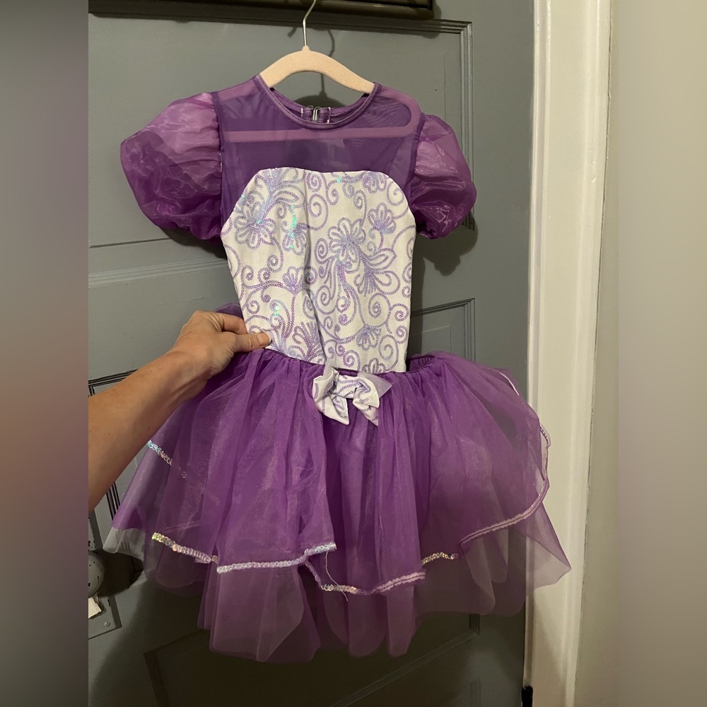 Girls 4T Dance Leotard Tutu Set Purple
Sparkle Gymnastics Outfit - Picture 4 of 8